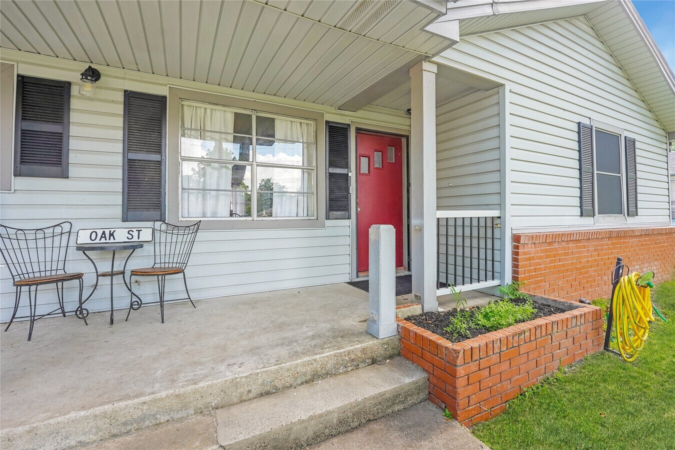 Photo - 201 E Oak St