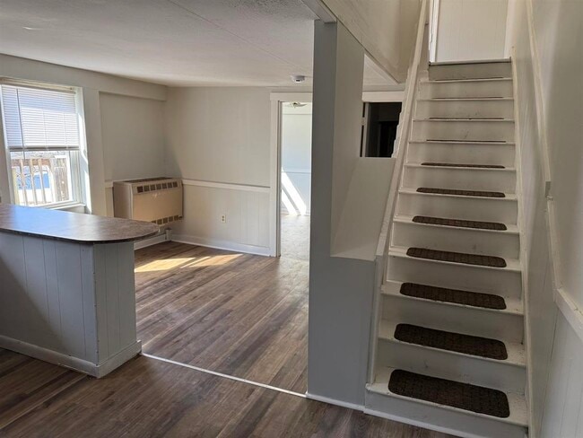 Building Photo - 41 Beech St Unit 6