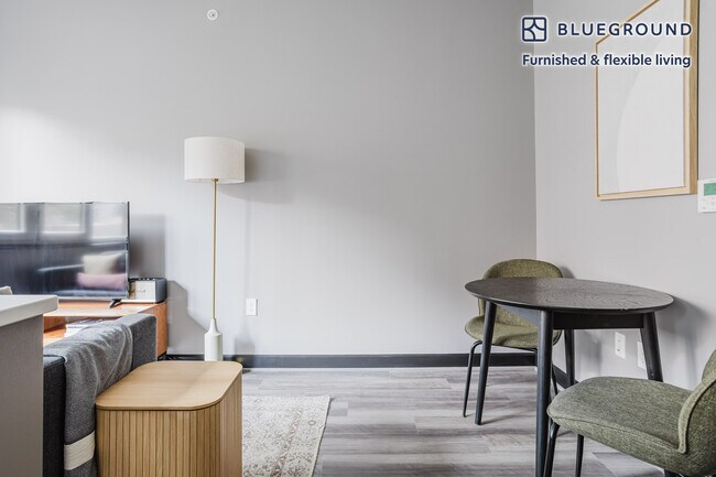 Photo - 1313 L St NW Unidad SI FL3-ID937