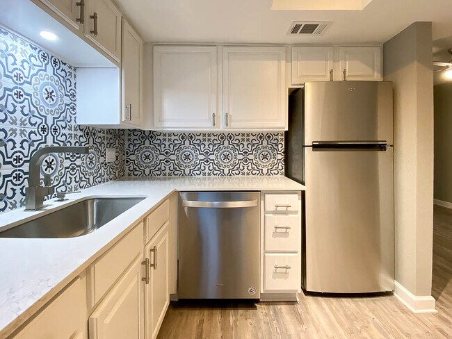 Photo - Tramor at the Hills