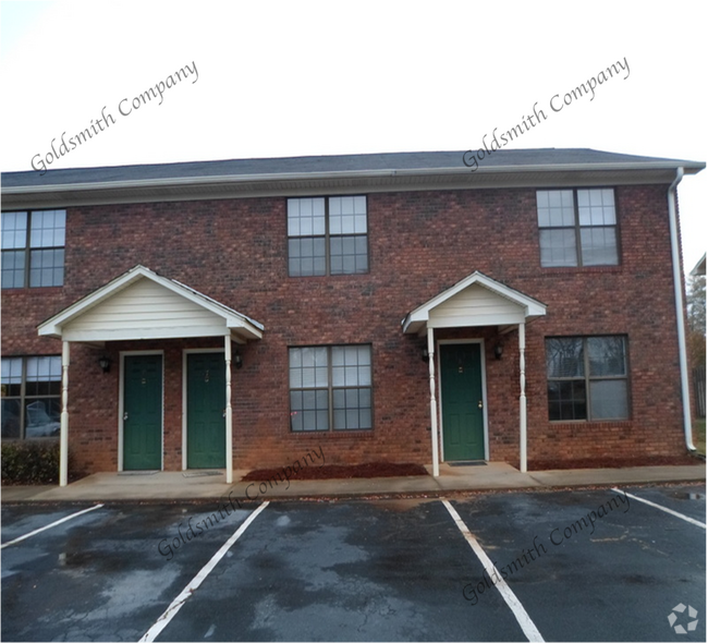 Building Photo - Townhome in Fountain Inn Unit A2