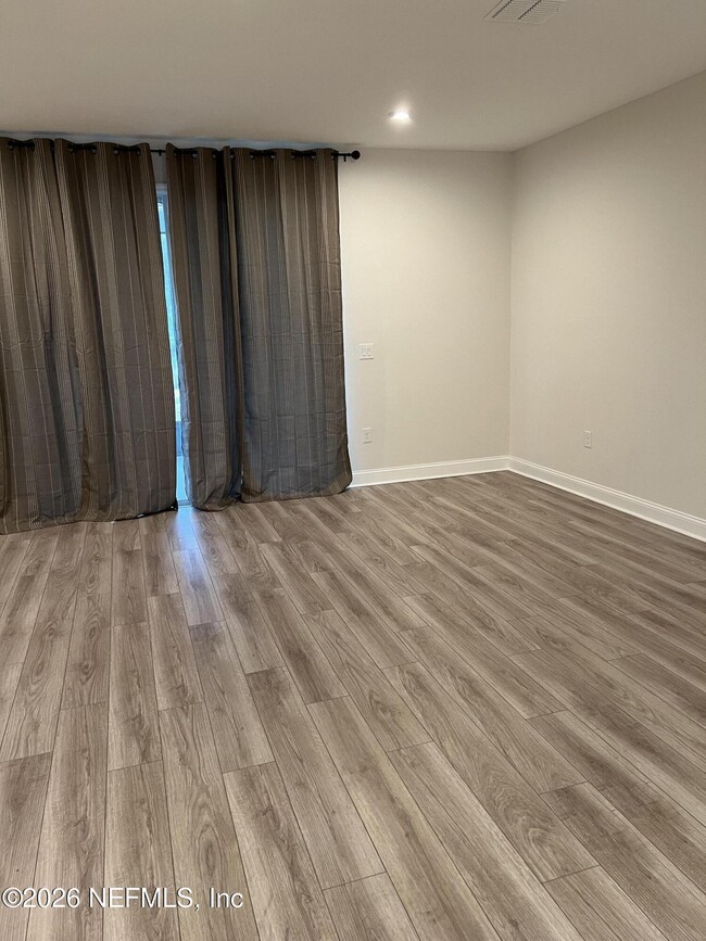 Photo - 504 Blue Daze St