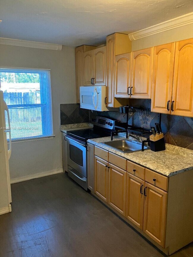 Photo - 2127 Wilson St