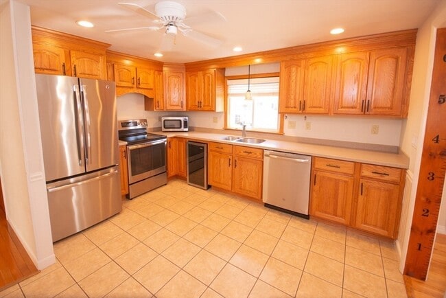 Photo - 29 Rainbow Ave