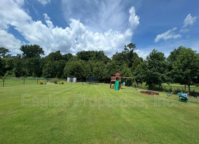 Photo - 205 Coffman Dr