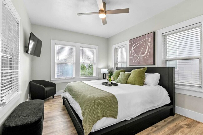 Photo - 1227 Peden St Unit SI ID1542676P