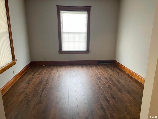 Photo - 1721 W 16th St