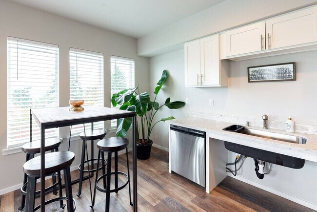 Photo - 624 E 32nd St Unit SI ID1296625P