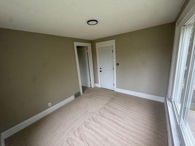 Photo - 395 E 149th St Unidad Up