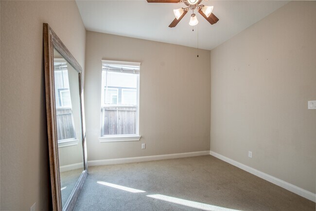 Photo - 10013 Granary Dr