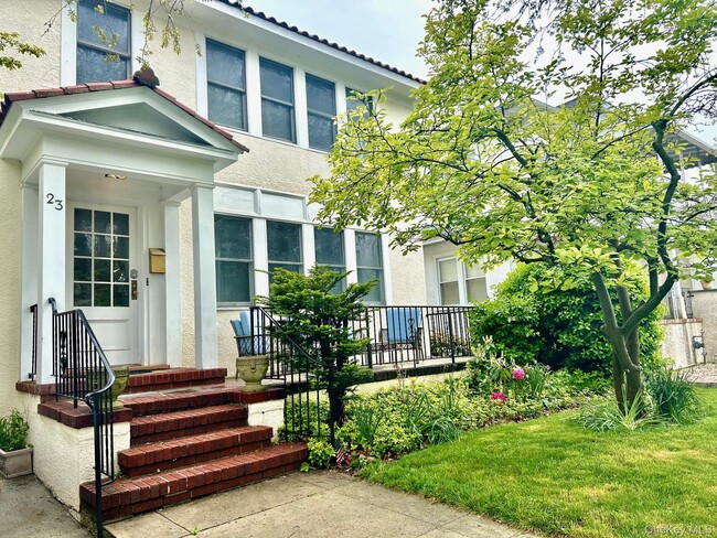 Photo - 23 W Walnut St Unit UPPER