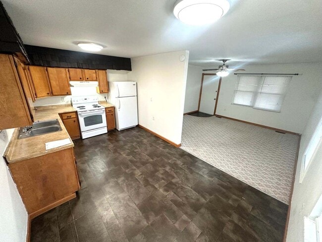 Photo - 3028 Meadowview Dr