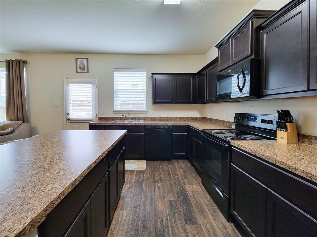 Photo - 17119 Sugar River