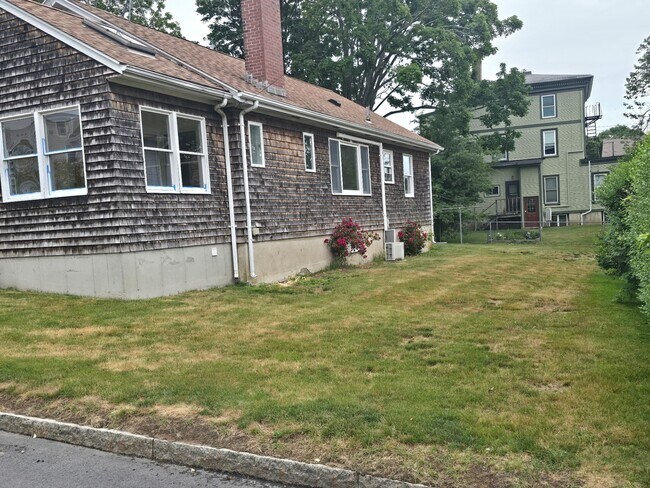 Photo - 18 Ledyard St