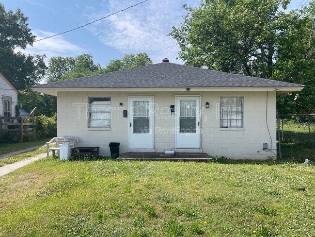 Building Photo - 415 Rocky St