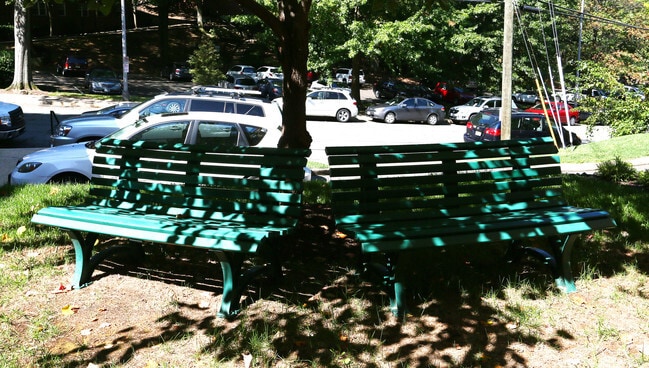 Front Courtyard Area - Nalbert Apartments