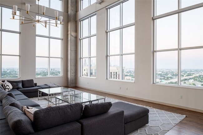 Photo - 4899 Montrose Blvd Unidad 1901