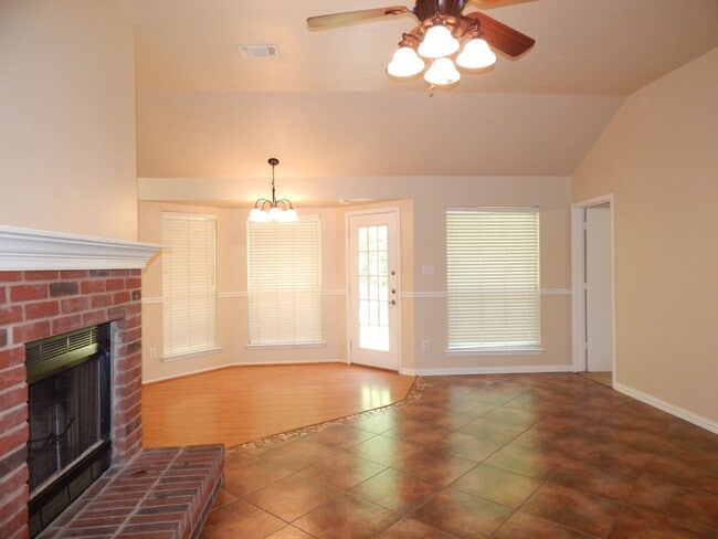 Photo - Flint Address-Whitehouse Schools! Beautifu...