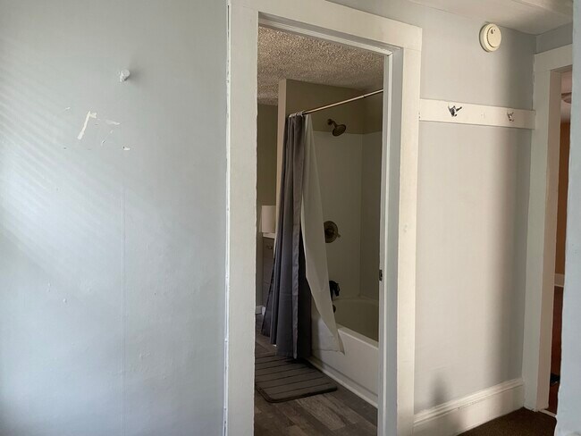 Photo - 934 N 4th St