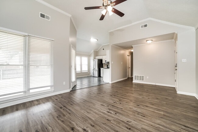 Photo - 7907 Tankard Dr