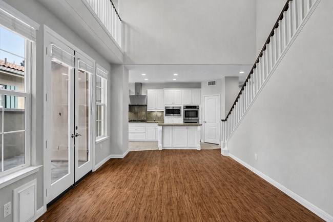 Photo - 33 Wonderland