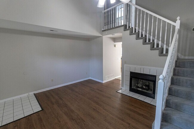 Photo - 212-214 Nikki Way Unit 214