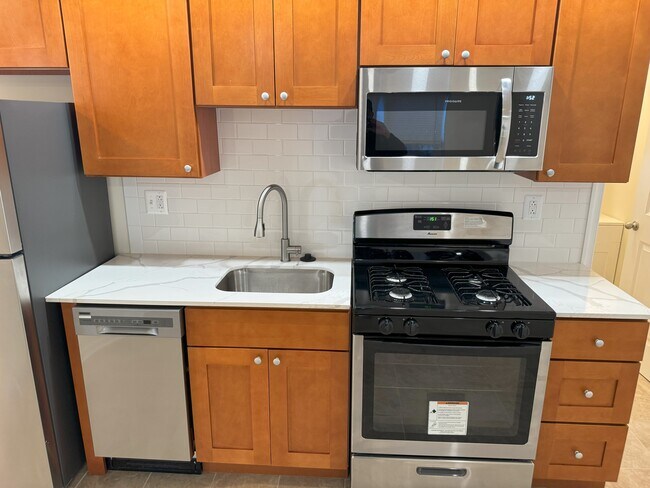Kitchen - 3406 Race St Unit B
