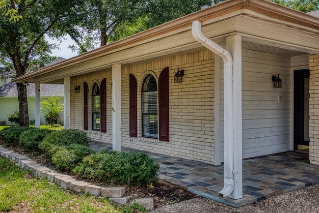 Photo - 216 Duerr Dr House