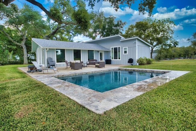 Building Photo - 1288 County Rd 297