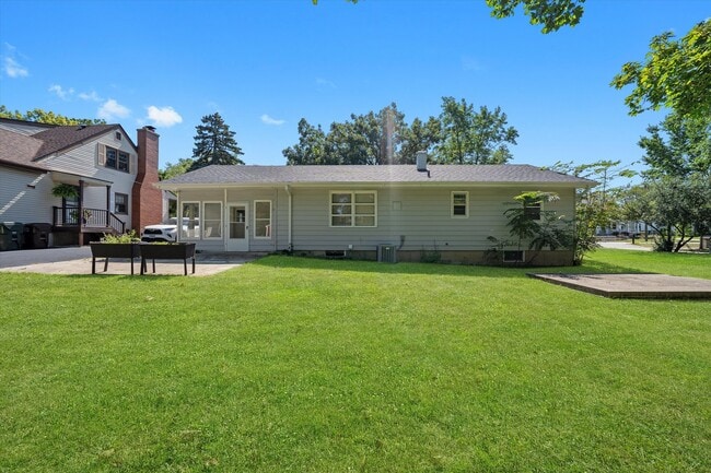 Photo - 249 W Nebraska St