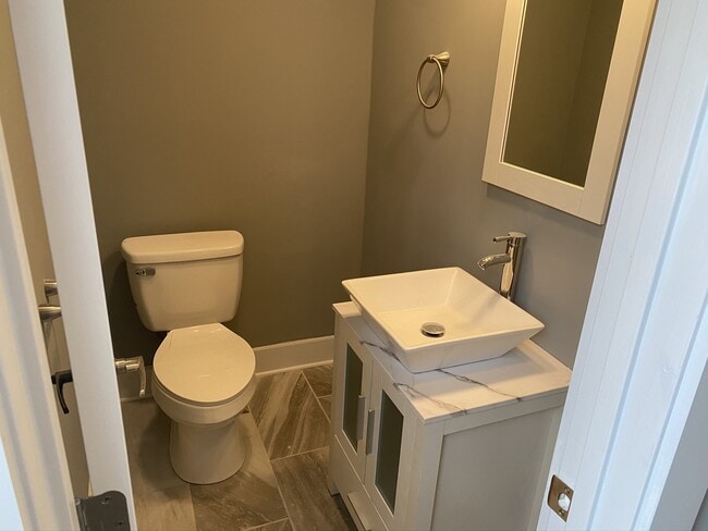 Photo - 234 Santa Monica Blvd