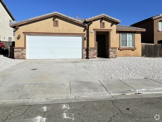 Building Photo - Hesperia- 3 Bedrooms, 2 bathrooms, New pai... Rental