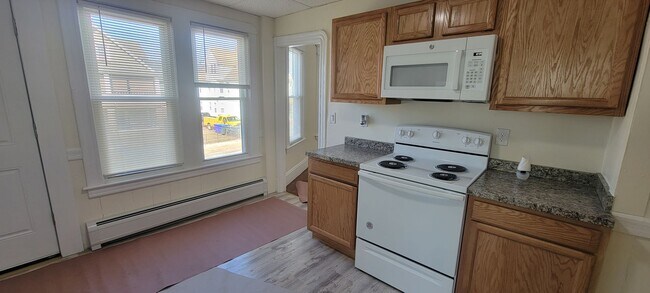 Photo - 102-104-104 Kenyon St Unit 102-3