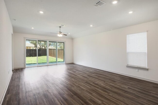 Photo - 1917 Centerline Ln