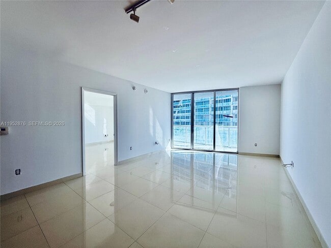 Photo - 475 Brickell Ave Unidad 3611