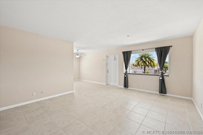 1905 Lake Worth Rd