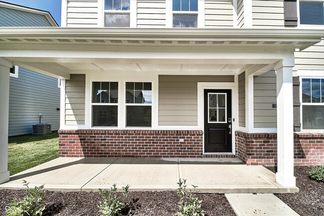 Photo - 422 Eisenhower St