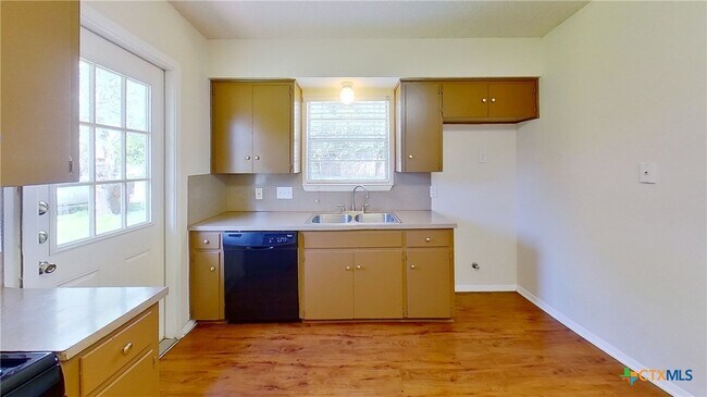 Photo - 1209 Westcott Dr