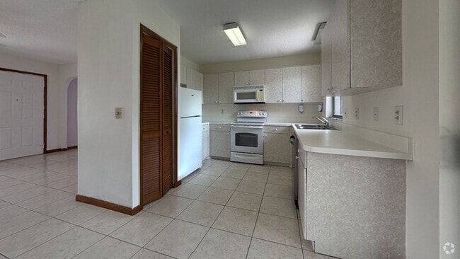 Building Photo - 716 Caribou Dr Rental