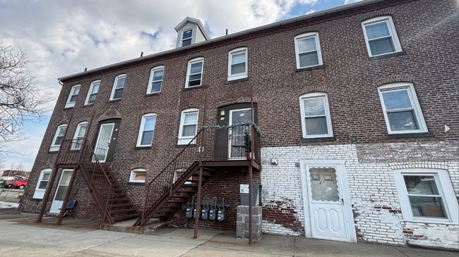 Building Photo - 21-27 West St. Unit 25 - 2FL