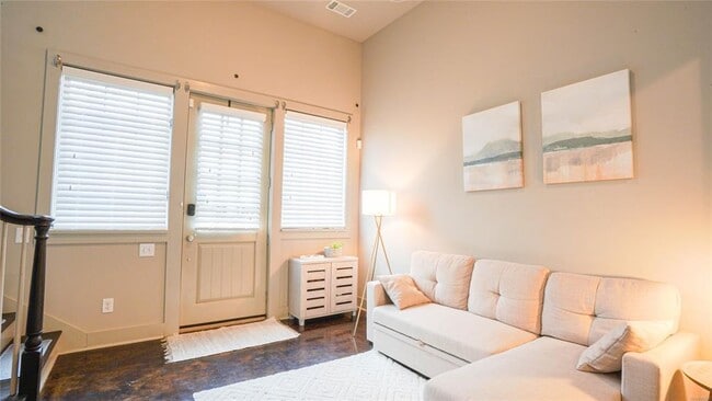 Photo - 7724 Long Acre St
