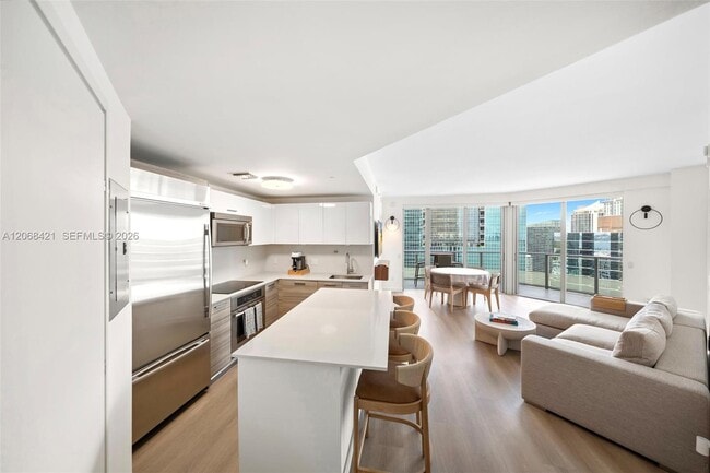 Building Photo - 1300 Brickell Bay Dr Unit 3501