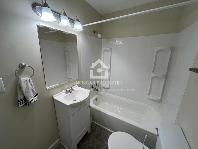Photo - 1229 W 13th St
