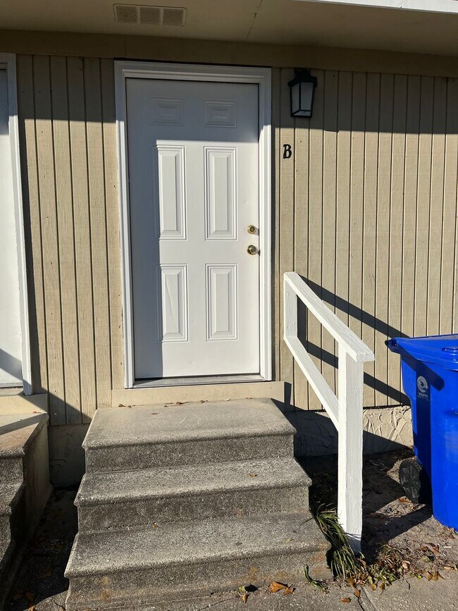 Photo - 105 S 1st St Unit B