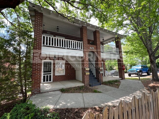 Building Photo - Charming 2 Bedroom 2 Bath in Historic Building Unit 122