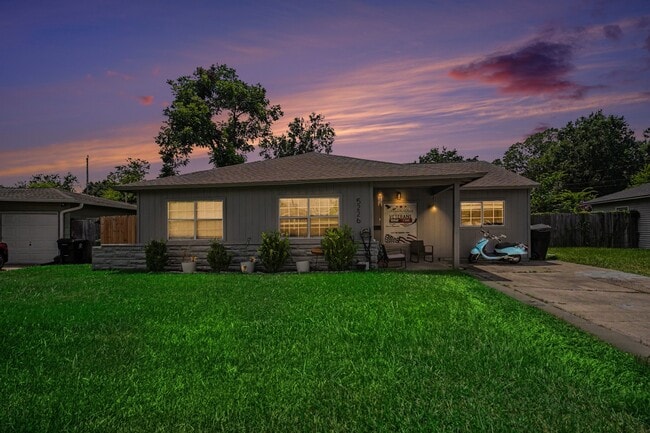 Building Photo - 5226 Pomander Rd