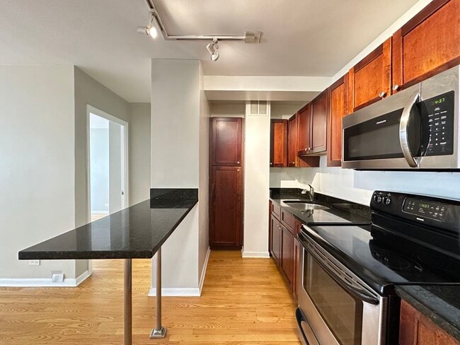 Photo - 4180 N Marine Dr Unit 3061