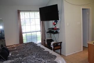 112 E Denton Dr