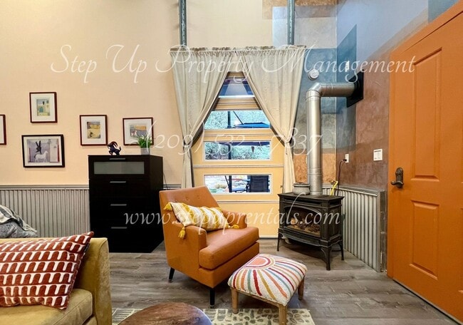 Photo - Fully Furnished 1 Bedroom Apartment w/ All Utilities Included!
