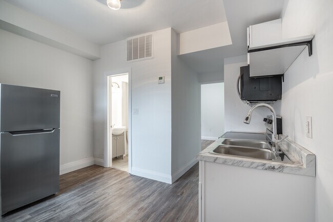 Photo - 2 Bedroom Unit close to downtown Unit 3